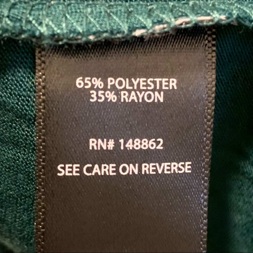 NEW! TORRID “Scrolling” Long Sleeve Raglan V-Neck Tee, Forest Green, NWT! - Picture 6 of 15